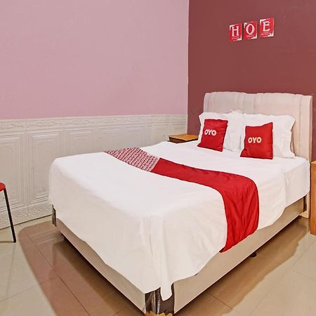 Oyo 91490 Hotel Rumah Kita Cirebon Kültér fotó
