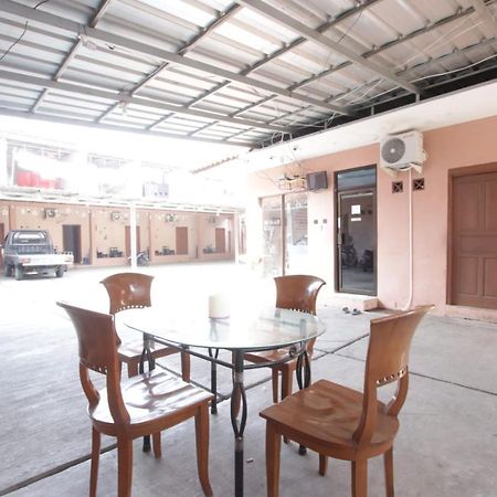 Oyo 91490 Hotel Rumah Kita Cirebon Kültér fotó