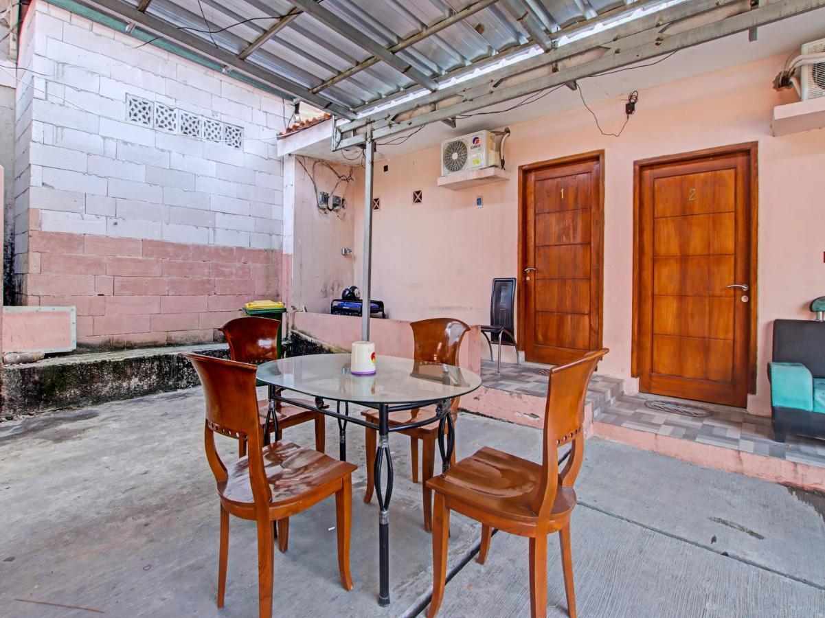 Oyo 91490 Hotel Rumah Kita Cirebon Kültér fotó