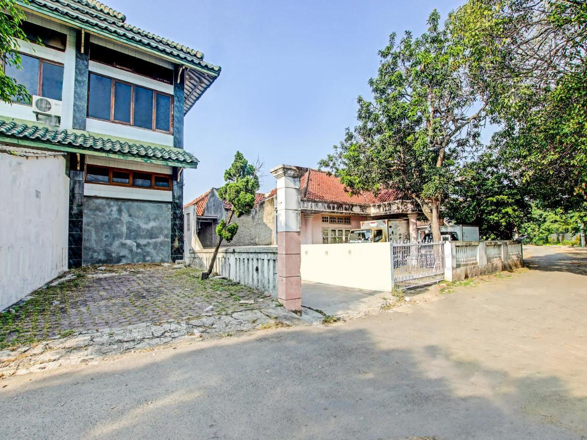 Oyo 91490 Hotel Rumah Kita Cirebon Kültér fotó