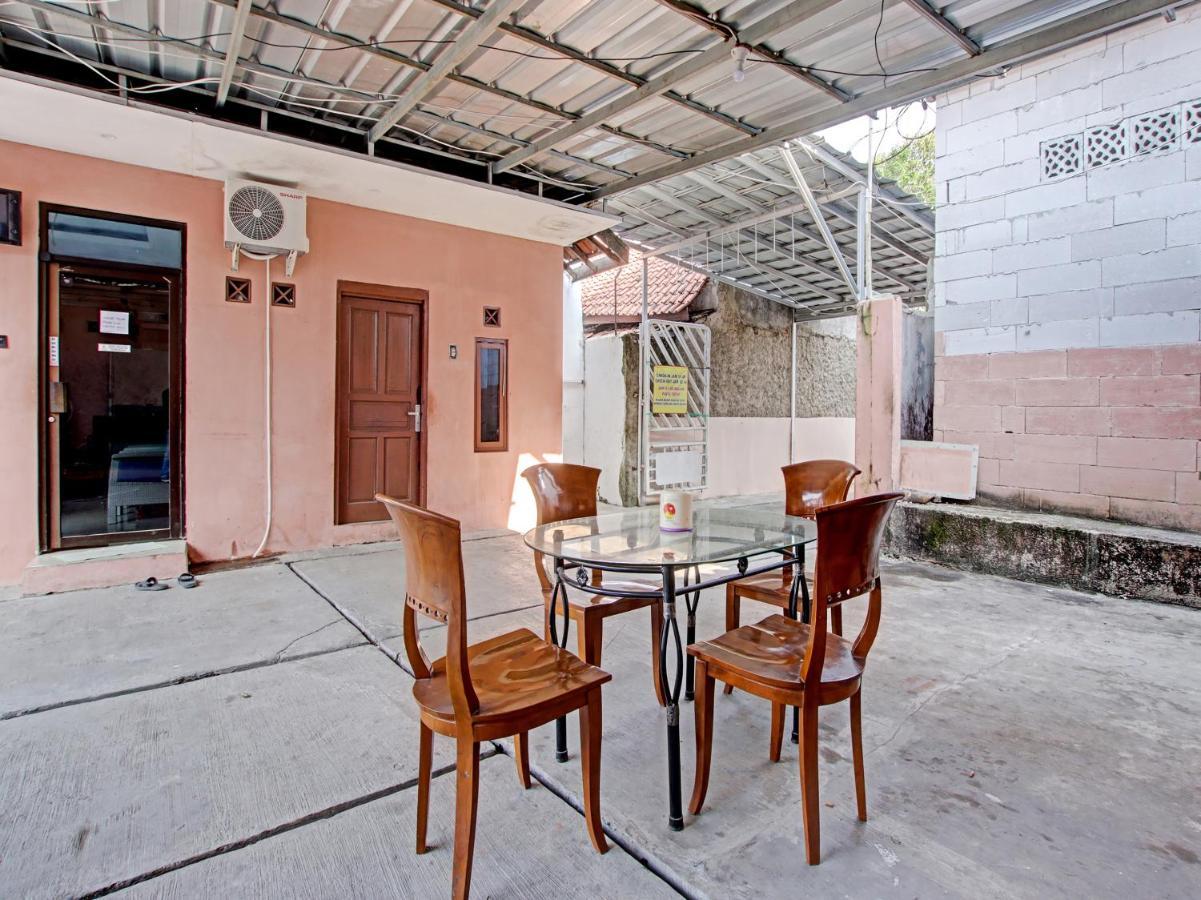 Oyo 91490 Hotel Rumah Kita Cirebon Kültér fotó
