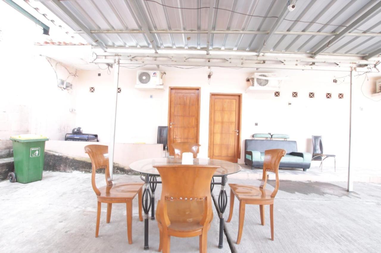 Oyo 91490 Hotel Rumah Kita Cirebon Kültér fotó