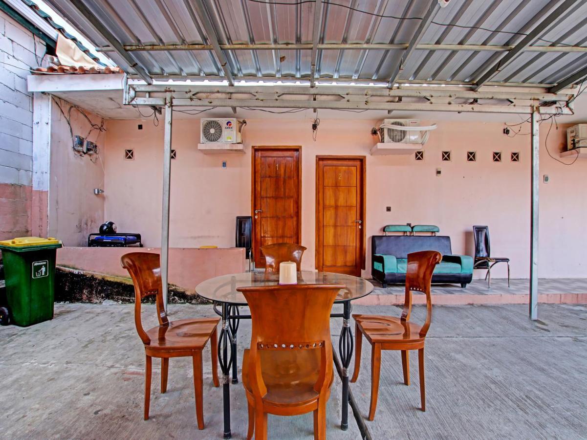 Oyo 91490 Hotel Rumah Kita Cirebon Kültér fotó