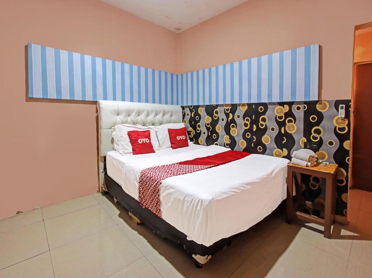 Oyo 91490 Hotel Rumah Kita Cirebon Kültér fotó