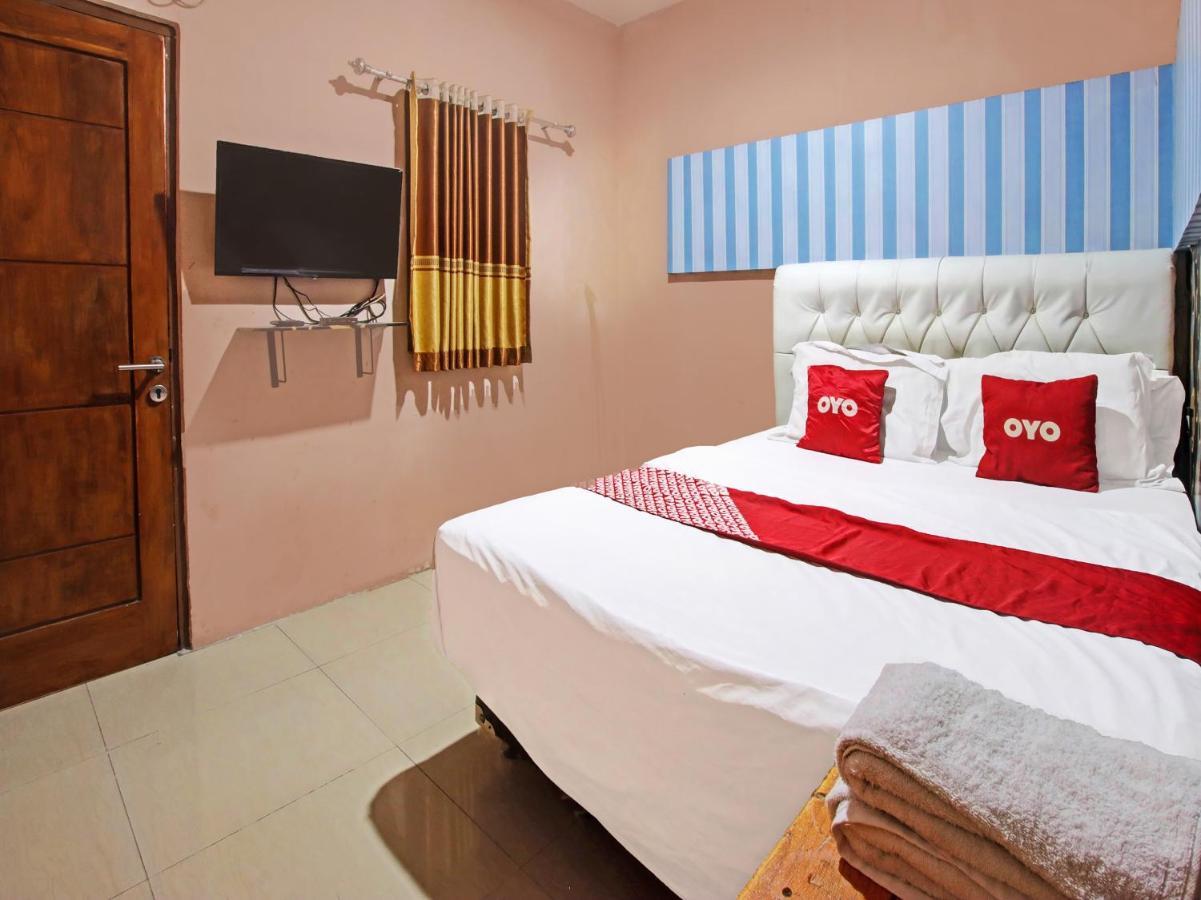 Oyo 91490 Hotel Rumah Kita Cirebon Kültér fotó